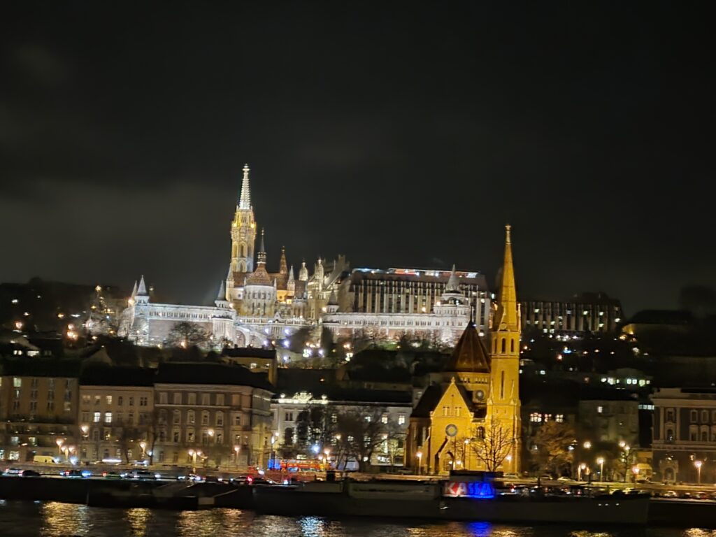 Skyline Buda bei Nacht