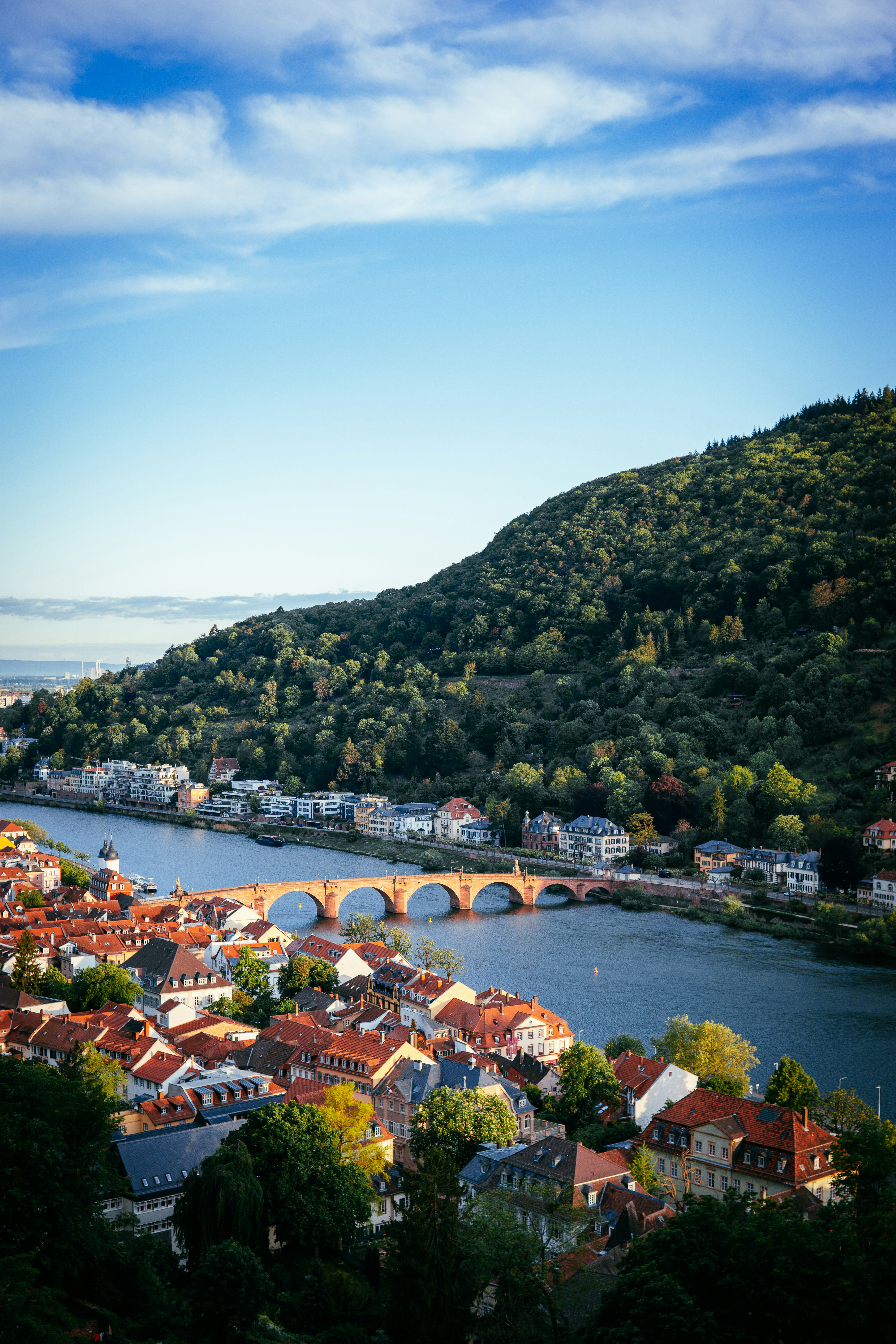 Heidelberg, Deutschland, Foto von Fluss mit Brücke